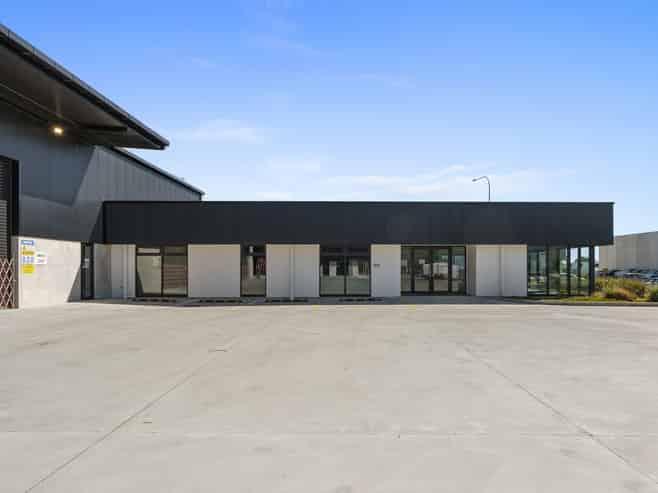 High-spec warehouse + office opportunity