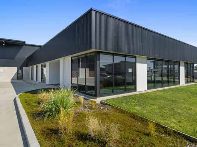 High-spec warehouse + office opportunity
