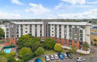 2A/10 Crown Lynn Place, New Lynn