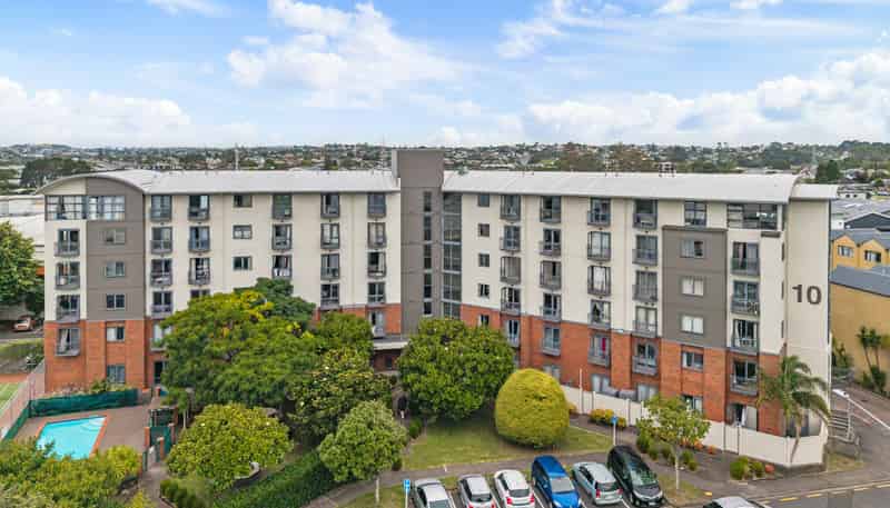 2A/10 Crown Lynn Place, New Lynn