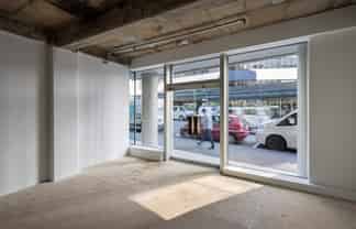 Prime dual access retail