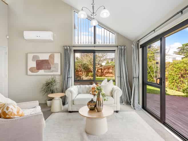 1 Dressage Lane, Greenhithe