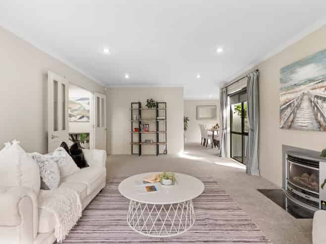 1 Dressage Lane, Greenhithe