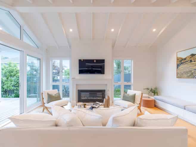 83 Fowlds Avenue, Sandringham