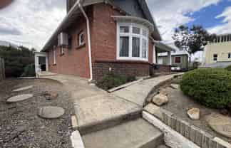 64 Sligo Terrace, Roslyn