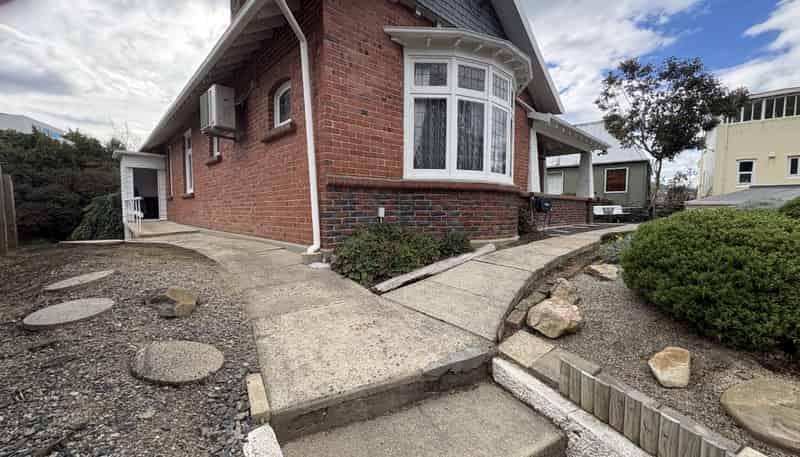 64 Sligo Terrace, Roslyn