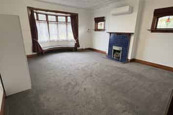 64 Sligo Terrace, Roslyn