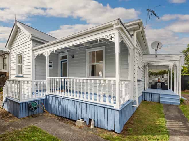 2/13 Tasman Avenue, Mount Albert