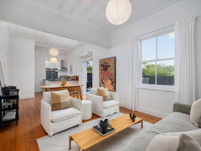 2/13 Tasman Avenue, Mount Albert