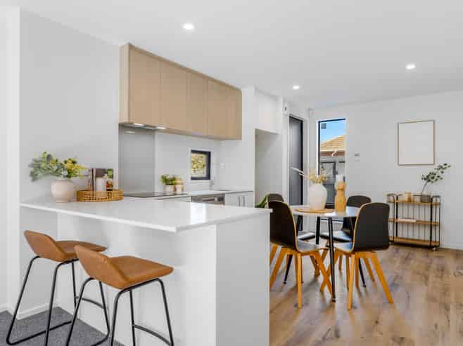 Units 1 -5/6 Ngata Place, Hornby