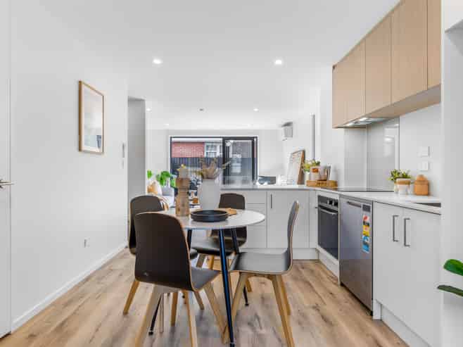 Units 1 -5/6 Ngata Place, Hornby