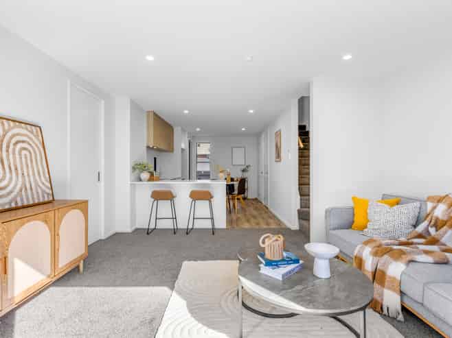 Units 1 -5/6 Ngata Place, Hornby