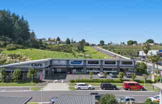 Superb satellite shopping centre