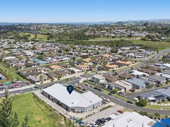 Superb satellite shopping centre