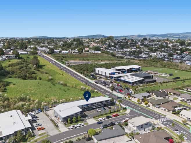 Superb satellite shopping centre