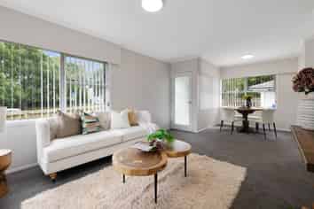 1/8 Edgewater Drive, Pakuranga