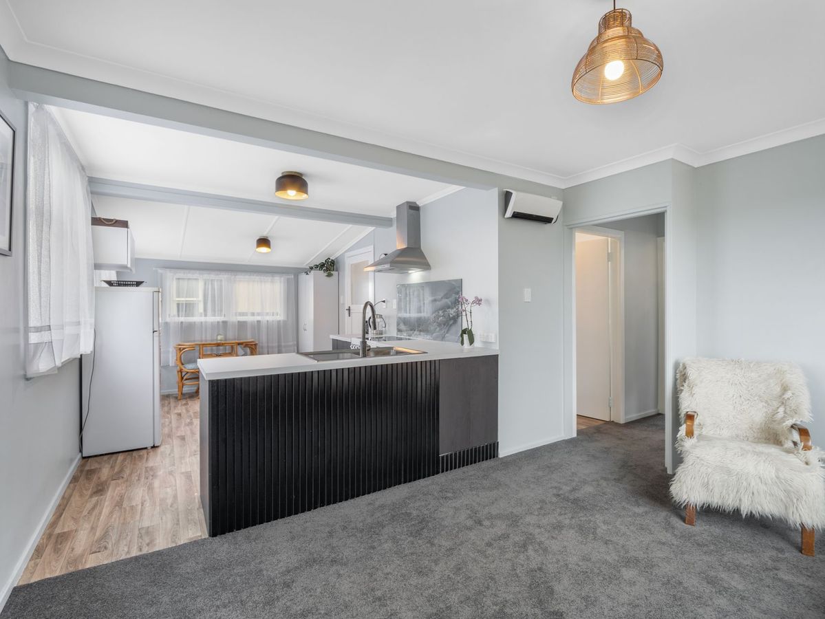 Coastal Charm meets Modern Comforts! – další