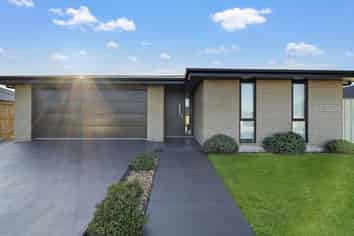 32 Chris Drive, Rolleston