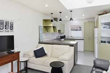 32B Elizabeth Street, Victoria