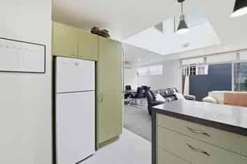 32B Elizabeth Street, Victoria