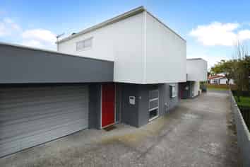 32B Elizabeth Street, Victoria