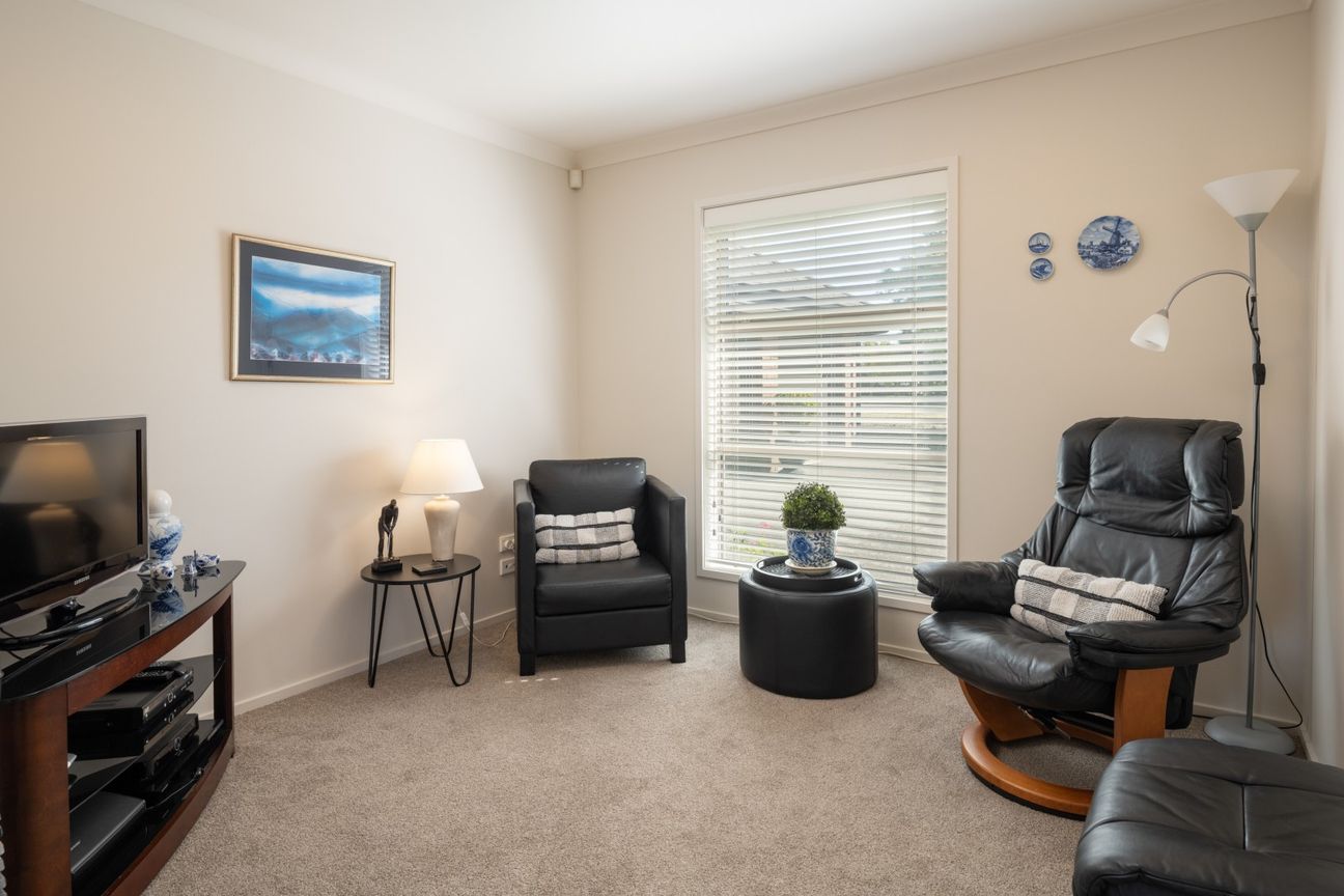 Vendor downsizing, leaving quality ex-show home – další