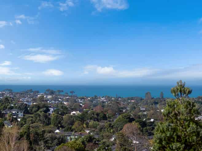 897 East Coast Road, Northcross