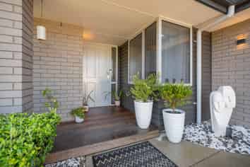 28 Leet Crescent, Papamoa