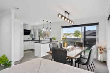 28 Leet Crescent, Papamoa