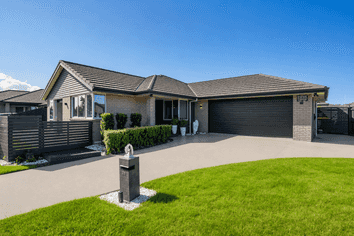 28 Leet Crescent, Papamoa