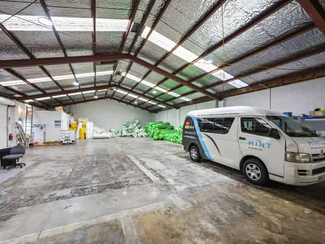 Road-front industrial investment with growth