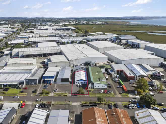 Road-front industrial investment with growth