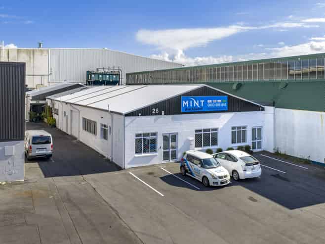 Road-front industrial investment with growth