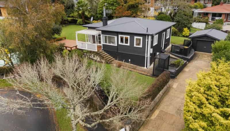 24 Sutton Crescent, Hillcrest