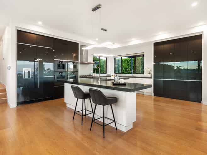 13 Seaview Road, Castor Bay