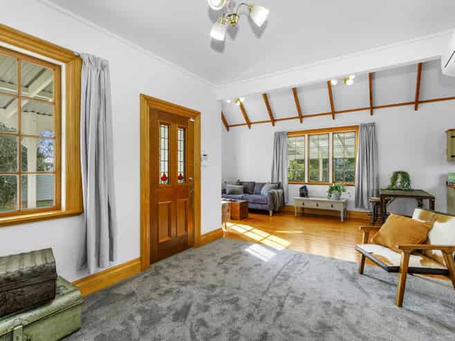 463A High Street South, Carterton