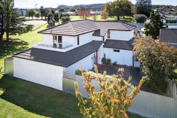 15A Menin Road, Onekawa