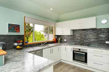 15A Menin Road, Onekawa