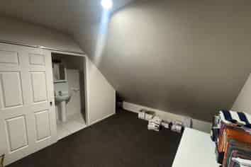 Low-cost office and workshop