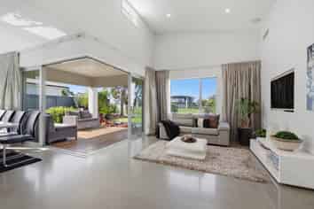 42 Cassinia Close, Papamoa