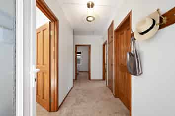 283 Muritai Road, Eastbourne