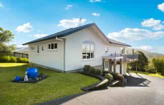 30 Roberta Crescent, Orewa