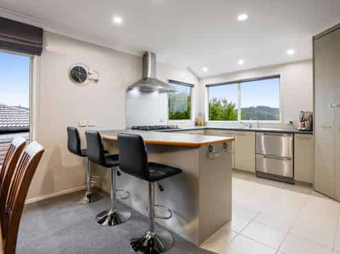 30 Roberta Crescent, Orewa