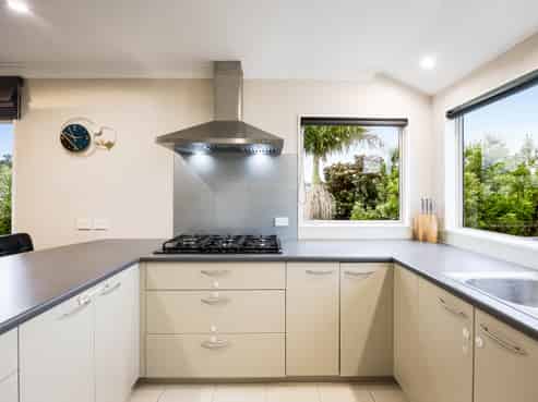 30 Roberta Crescent, Orewa