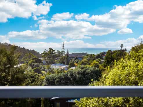 30 Roberta Crescent, Orewa