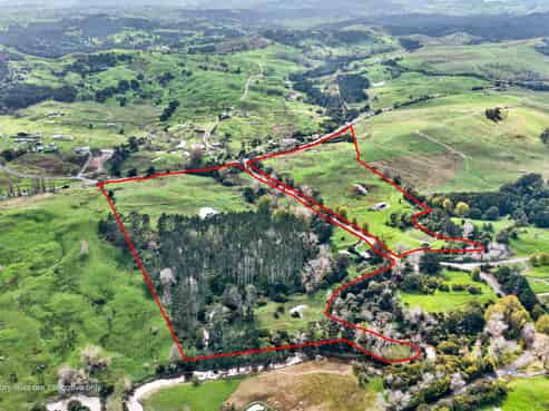 42 Ford Road, Paparoa