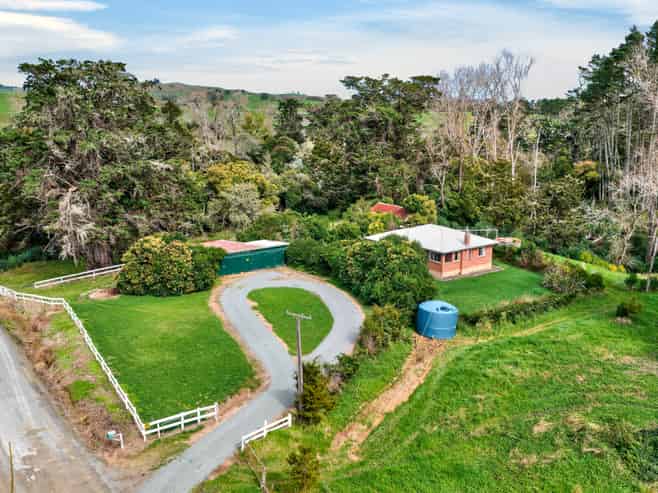 42 Ford Road, Paparoa