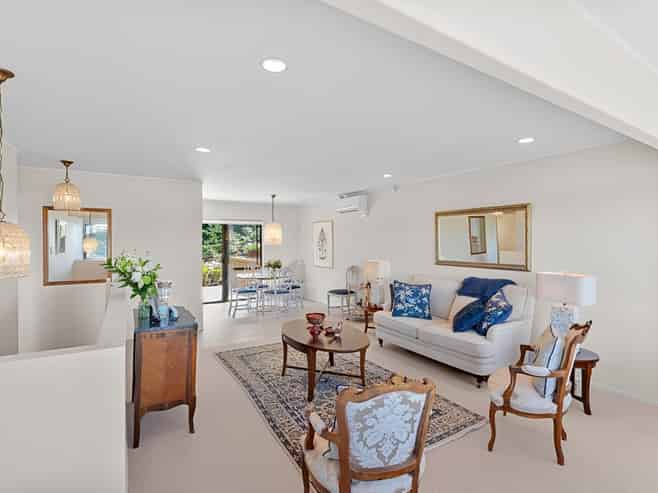 2/14 Monteith Crescent, Remuera