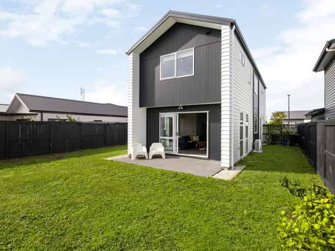 49 Trewern Avenue, Chartwell