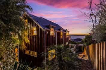 2/164 Rangatira Road, Beach Haven